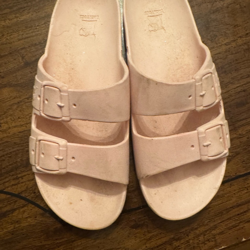 Pink Adjustable Strap Sandals with Suede Finish